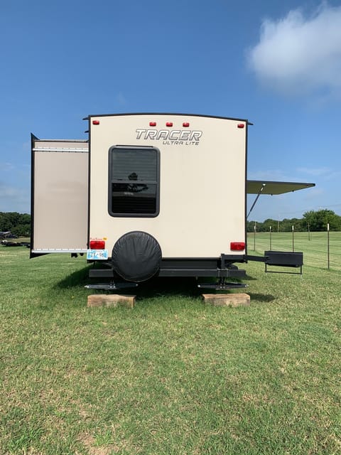 2017 FR Tracer - Bunkhouse w/ 1.5 bath!!! Show UP and it's set UP! Towable trailer in Lake Texoma