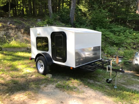 2020 My Mini Trailer. Sleeps two and can be towed by almost any vehicle Tráiler remolcable in Plymouth