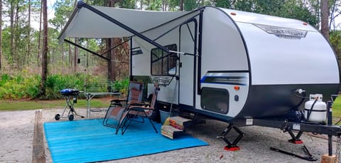 Outdoor setup included in daily rental fee:  outdoor rug, 2 gravity chairs, 2 camping chairs, broom, camping lights.