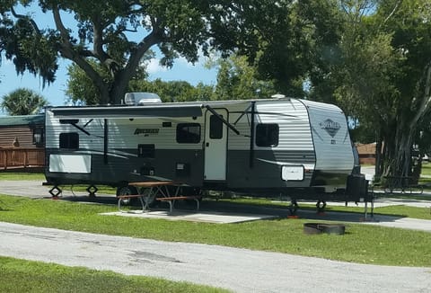 WE DELIVER AND SET UP AT FORT DESOTO CAMPGROUNDS Tráiler remolcable in Pinellas Park