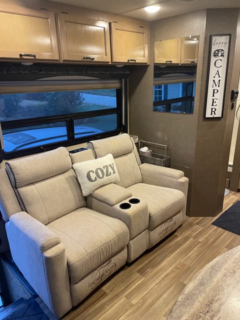 2018 Thor Motor Coach A.C.E Drivable vehicle in Greer