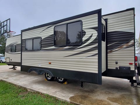 2016 Prime Time Avenger Towable trailer in Northglenn