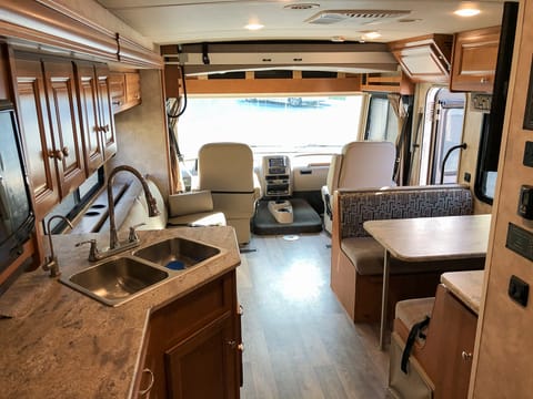 Winnebago Vista 29VE Tailgating Package Drivable vehicle in Tustin