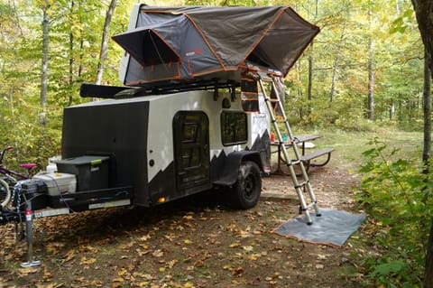 Camper pictured with the Condor open.  See the ample tongue storage and heavy duty fenders.