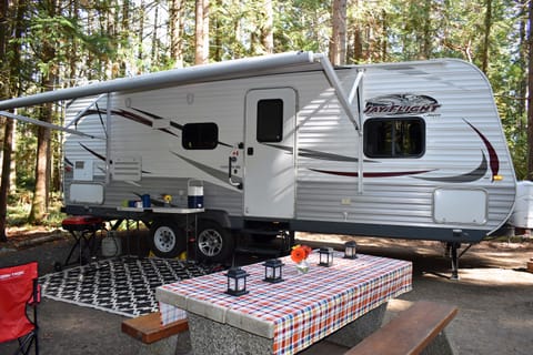 24' Jayco Jayflight with all the bells and whistles