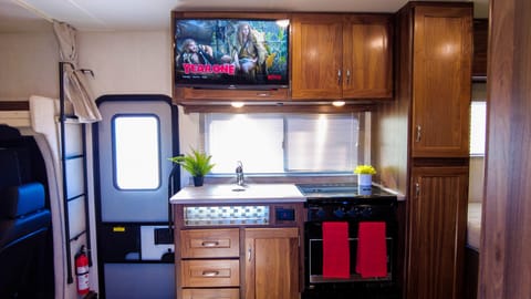 A Full Kitchen and Smart TV too.