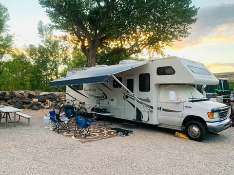 Imagine walking up to this RV after a great day of hiking.