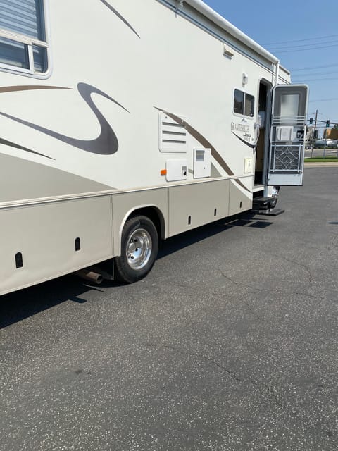 2003 Jayco Granite Ridge Drivable vehicle in Santa Ana