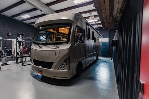 2017 Thor Ace 28 Foot Class-A RV Drivable vehicle in Draper