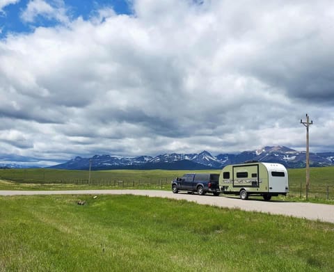 2018 Winnebago Minnie Drop Limited Edition:   "Forest Adventure" Towable trailer in Zephyrhills