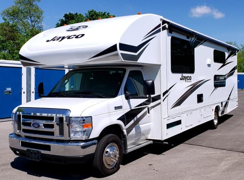 "Adventure Seeker" Sleeps up to 10, Bunkhouse, 125 Miles Included! Véhicule routier in Covington