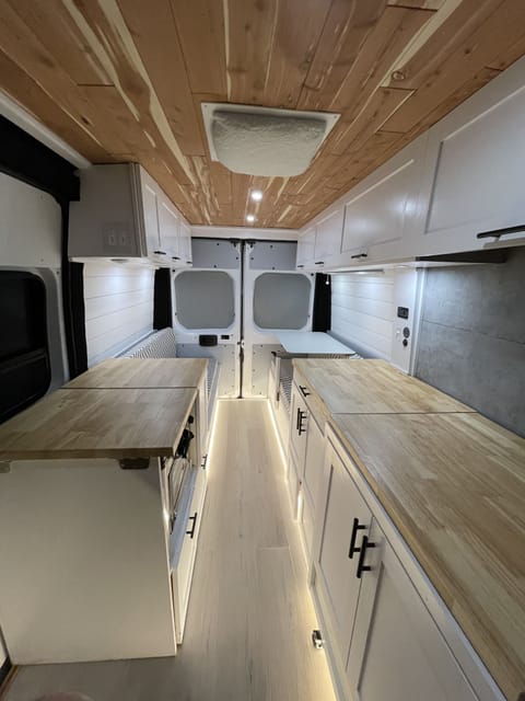 NEWLY LISTED - YogiTheVan - Explore the #vanlife in Style! Campervan in Redmond
