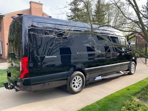 2021 Midwest Automotive Mercedes Benz Sprinter - Presidential Véhicule routier in Kentwood