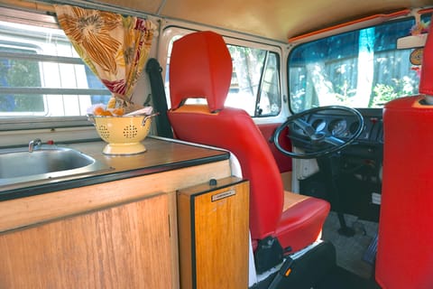 "NALU IMI" Volkswagen Van aménagé in Costa Mesa