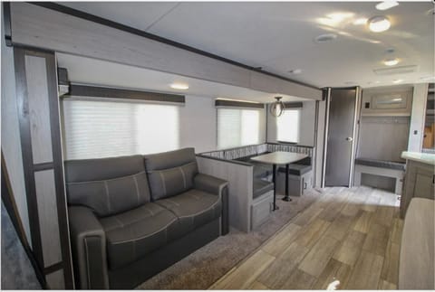 2021 Heartland North Trail 36' ( bunkhouse, bunkbeeds) Towable trailer in Menifee