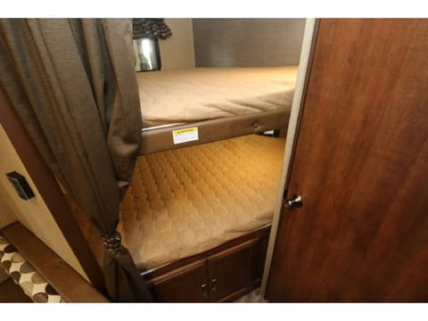 300 lbs limit for upper bunk bed