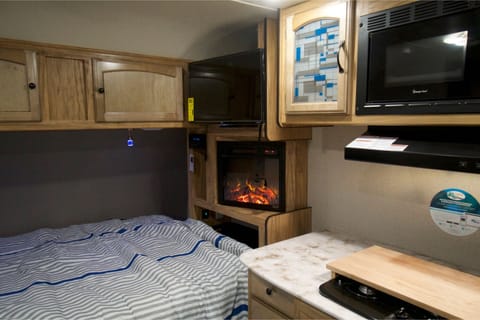 2019 Coachmen Freedom Express Pilot (Delivered) Towable trailer in Morro Bay