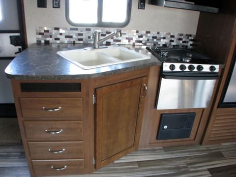 2017 Jayco Jay Flight 28BHBE - Immaculate inside and comfy! Towable trailer in Lehi