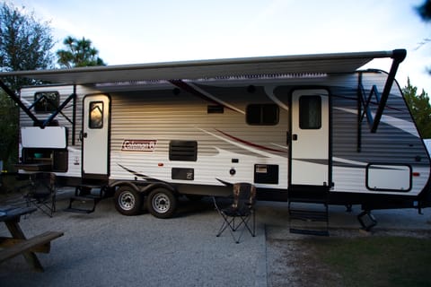 2018 Coleman 285BH Lantern with Slide-out: "Three Tons of Fun" Tráiler remolcable in Zephyrhills