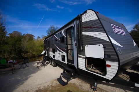 2018 Coleman 285BH Lantern with Slide-out: "Three Tons of Fun" Towable trailer in Zephyrhills