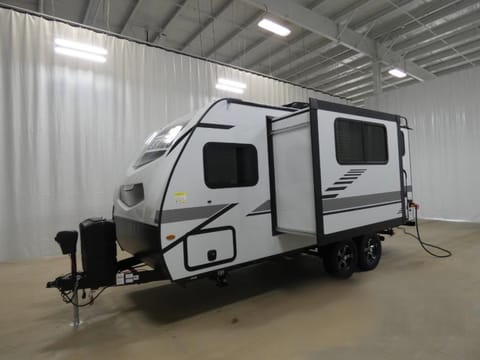 2021 Winnebago  Micro Minnie Lightweight Trailer L22' - like New condition. Towable trailer in South Amboy