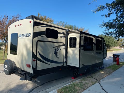 Bullet Premier Bunkhouse Towable trailer in Round Rock