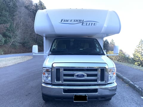 RV Trippin - "Eleanor" - Thor Freedom Elite Drivable vehicle in Tomball