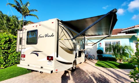 2018 Thor Coach Four Winds 24 ft-Sleep 5-EARLY PICK UP & LATE DROP OFF Drivable vehicle in Deerfield Beach