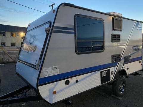 2019 16XRB Hybrid 2-Queen tip out beds Towable trailer in Kelowna