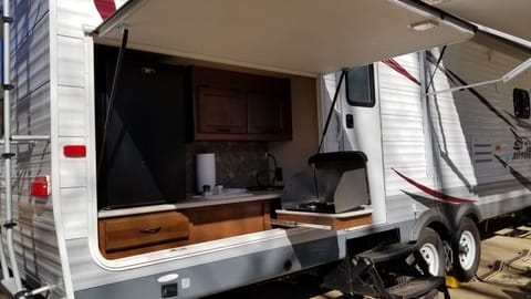 36ft Jayco Jay Flight - Dual Slideout Towable trailer in Kernville
