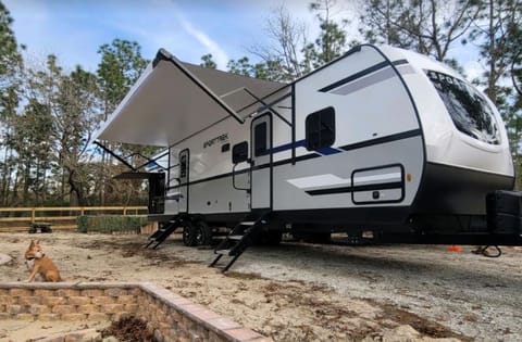 "The Haven" LUXURY indoors. DISCOVER the outdoors. 2BR/1BA DELIVERY ONLY Towable trailer in Dunnellon