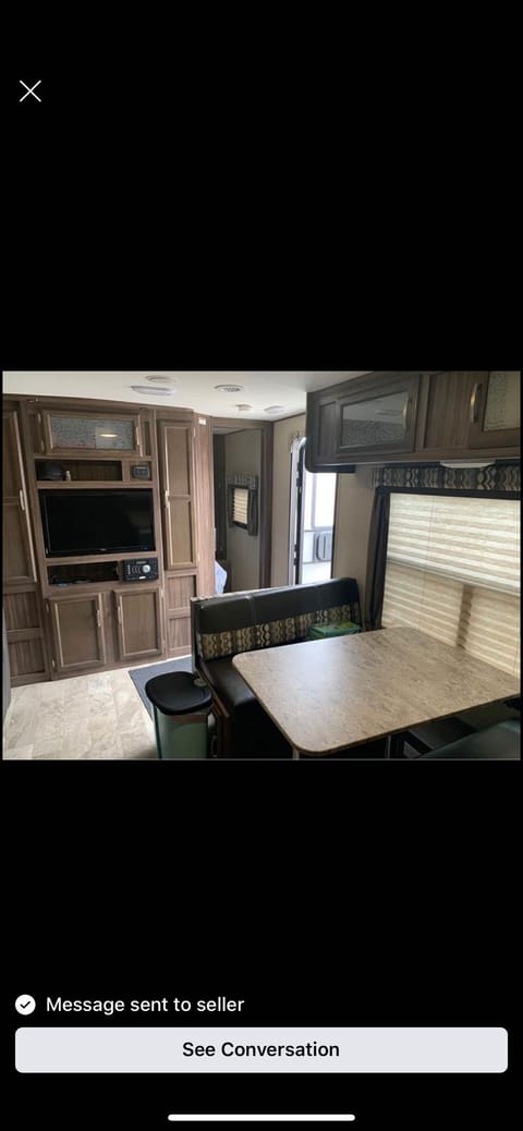 Apex Coachman family camper fully stocked and ready to camp! separate bedro Towable trailer in Ankeny