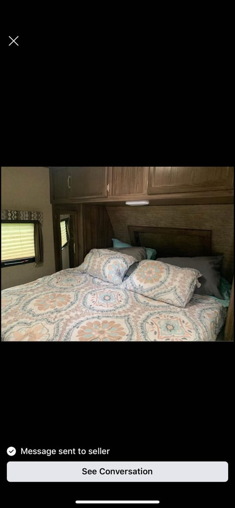 Apex Coachman family camper fully stocked and ready to camp! separate bedro Towable trailer in Ankeny