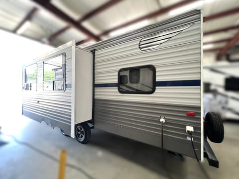2020 Forest River Shasta 26DB Towable trailer in Kettering