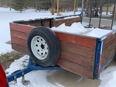Utility trailer with fold down ramp and a side door with full size spare Rimorchio trainabile in Saginaw Charter Township