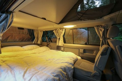 Westy Sleeps 4 with Roof Tent, plus slide-out camping A/C and Fridge! Veicolo da guidare in Plantation Key