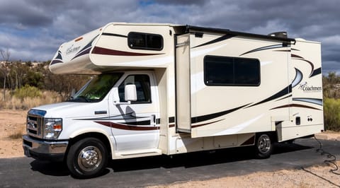 Spacious, Modern and Solar! 2016 Coachmen Freelander Fahrzeug in Washington