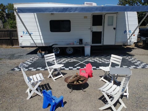 Quality camping that won't break the bank! Tráiler remolcable in San Marcos