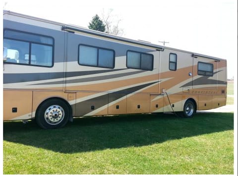 Profile coloring shows the earthy colors, it looks great parked in the woods and will stand out in the campground!