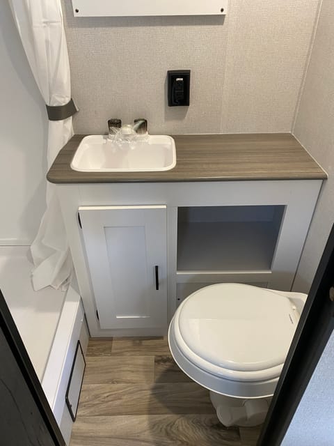 2021 Keystone Hideout - Sleep 4 w/ full bathroom Towable trailer in Lake Pend Oreille