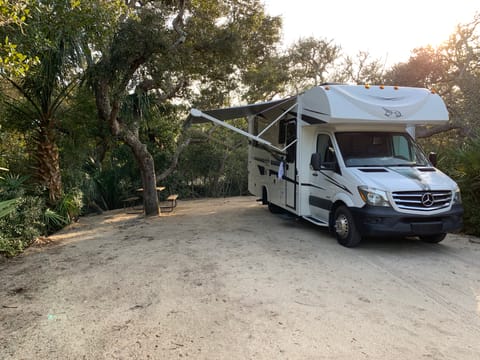 2017 Jayco Melbourne 24K Drivable vehicle in Springdale