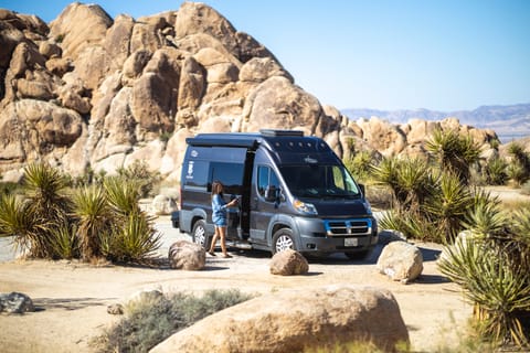 LUXURY CLASS B - HYMER AXION *SLEEPS 4* Near LAX* Drivable vehicle in Harbor City