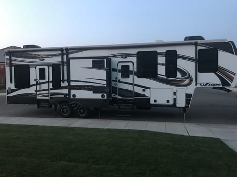 2014 Keystone Fuzion Towable trailer in Clovis