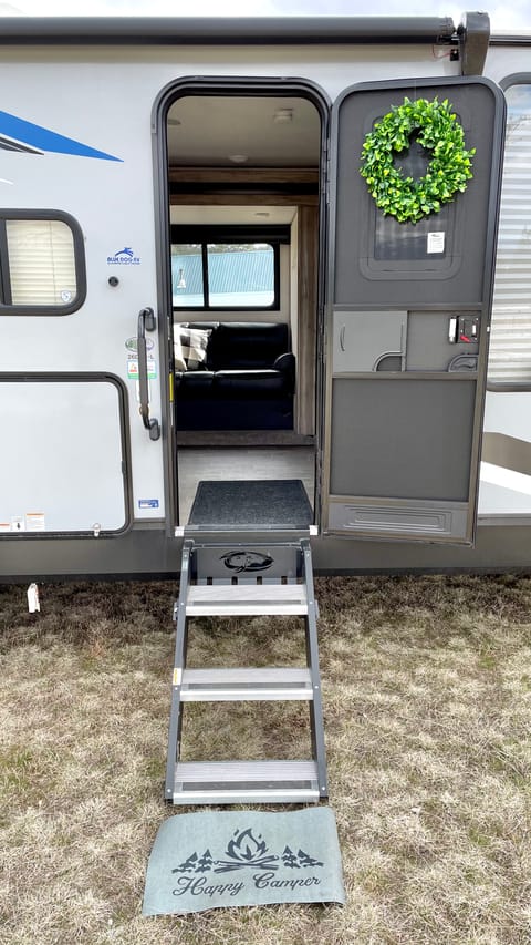 2021 Forest River Cherokee Alpha Wolf 26DBH-L Towable trailer in Post Falls