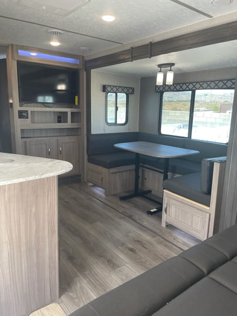2021 Freedom Express 275BHS Towable trailer in Thousand Palms