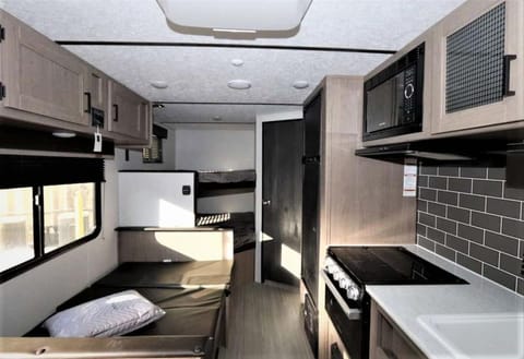2022 22BHWE  Murphy Queen  dbl bunks Towable trailer in Kelowna