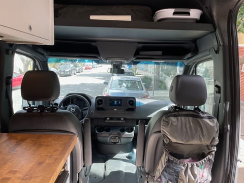 2019 Mercedes Sprinter - 5 seats, carseat compatible - family friendly Vehículo funcional in Oakland