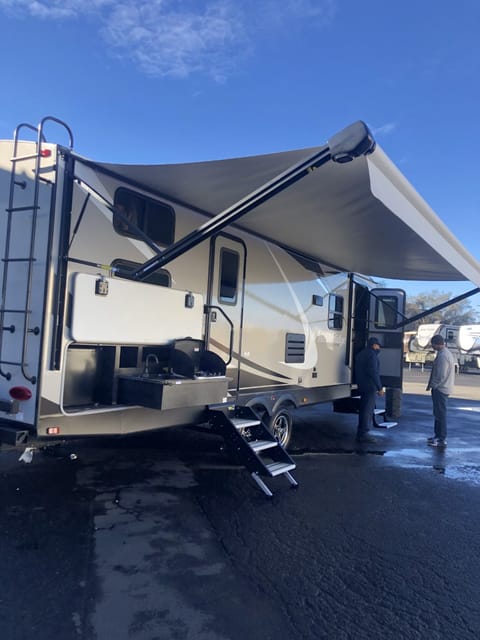 2021 Mesa Ridge Lite Towable trailer in Roseville