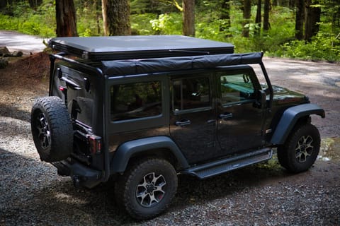 4x4 Jeep Camper - B | All Inclusive | Adventure Ready | Seattle Overland Cámper in Des Moines