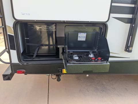 2021 Keystone Outback Ultra-Lite with extras Towable trailer in Redding